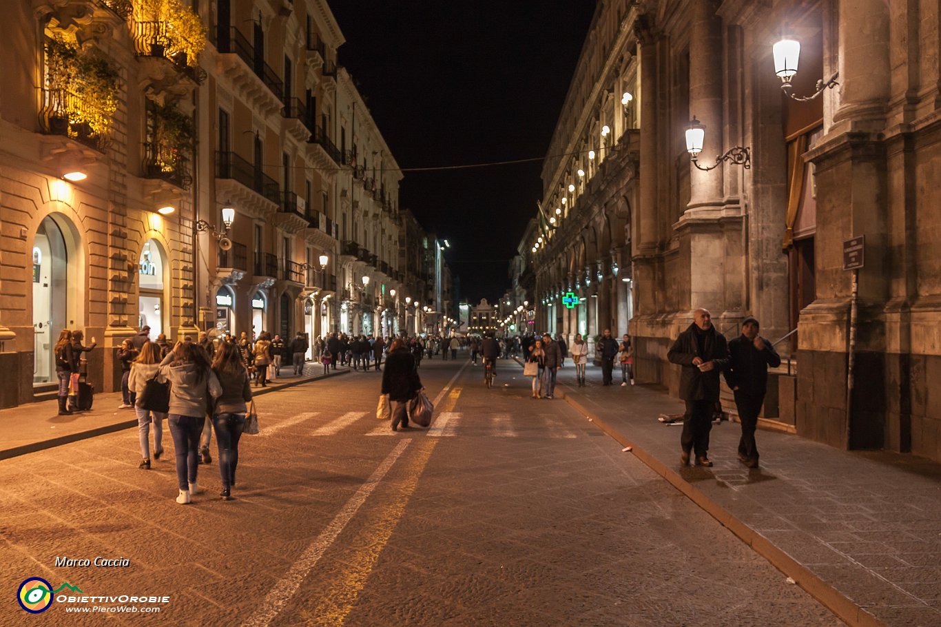 14_Catania by night.JPG